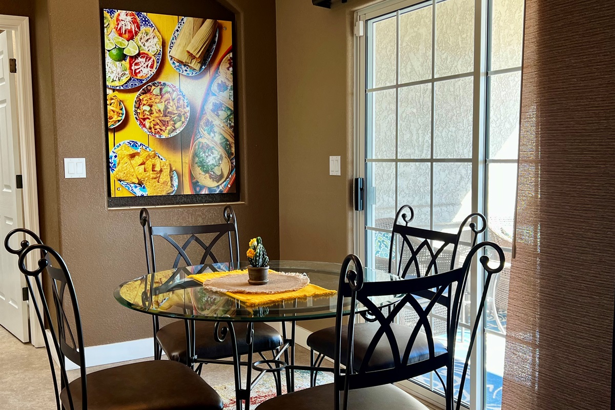 Dining Table | Seating for 4