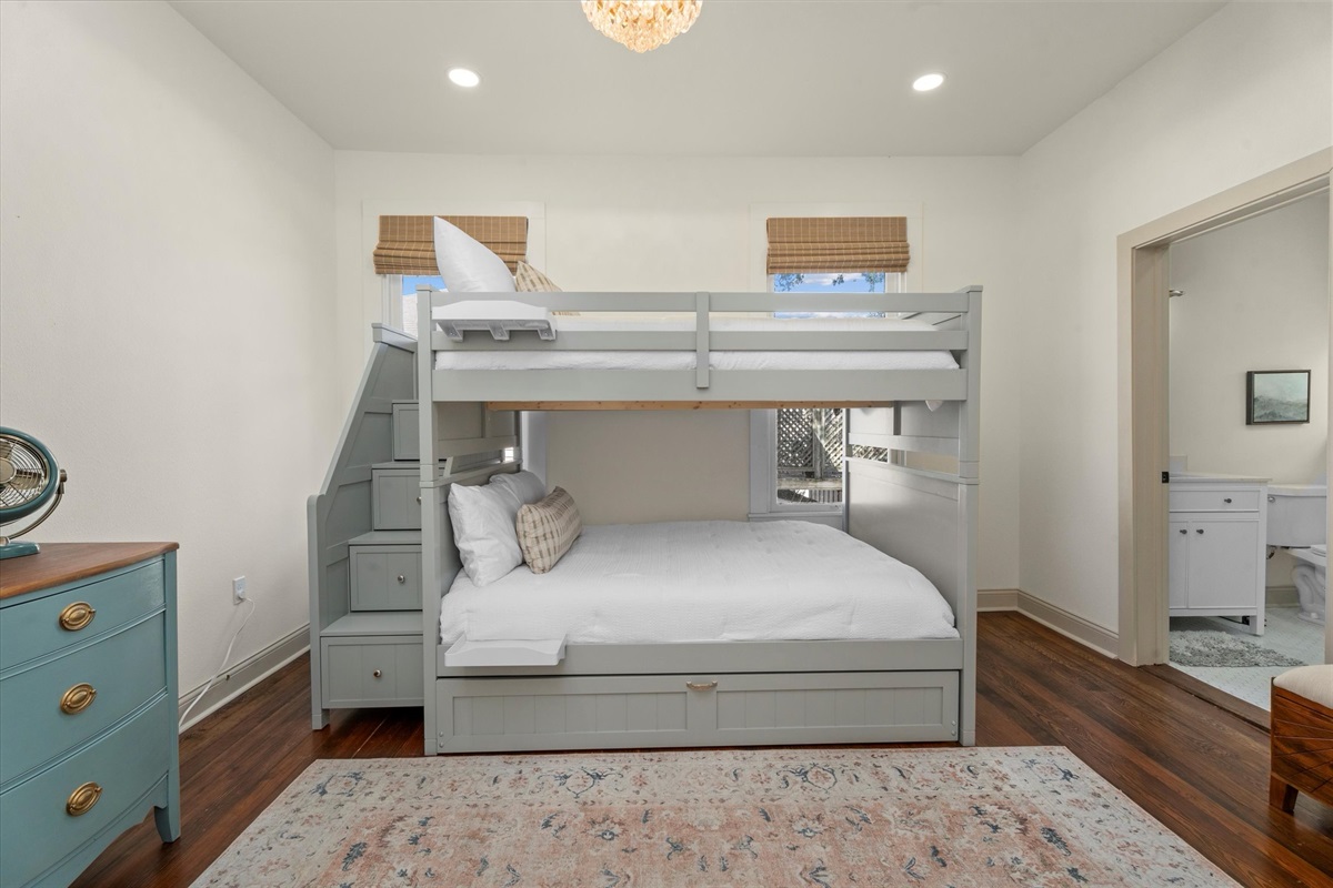 7c59160c17f64ada9d6ae764f42187f3 Large | Beachhouse | Texas | TX | Vacation Homes | Galveston | Crystal Beach | Kokomo | Breezy Days | Beachfront Elegance | Sunrise Serenity | Southern Sands Property Management, LLC