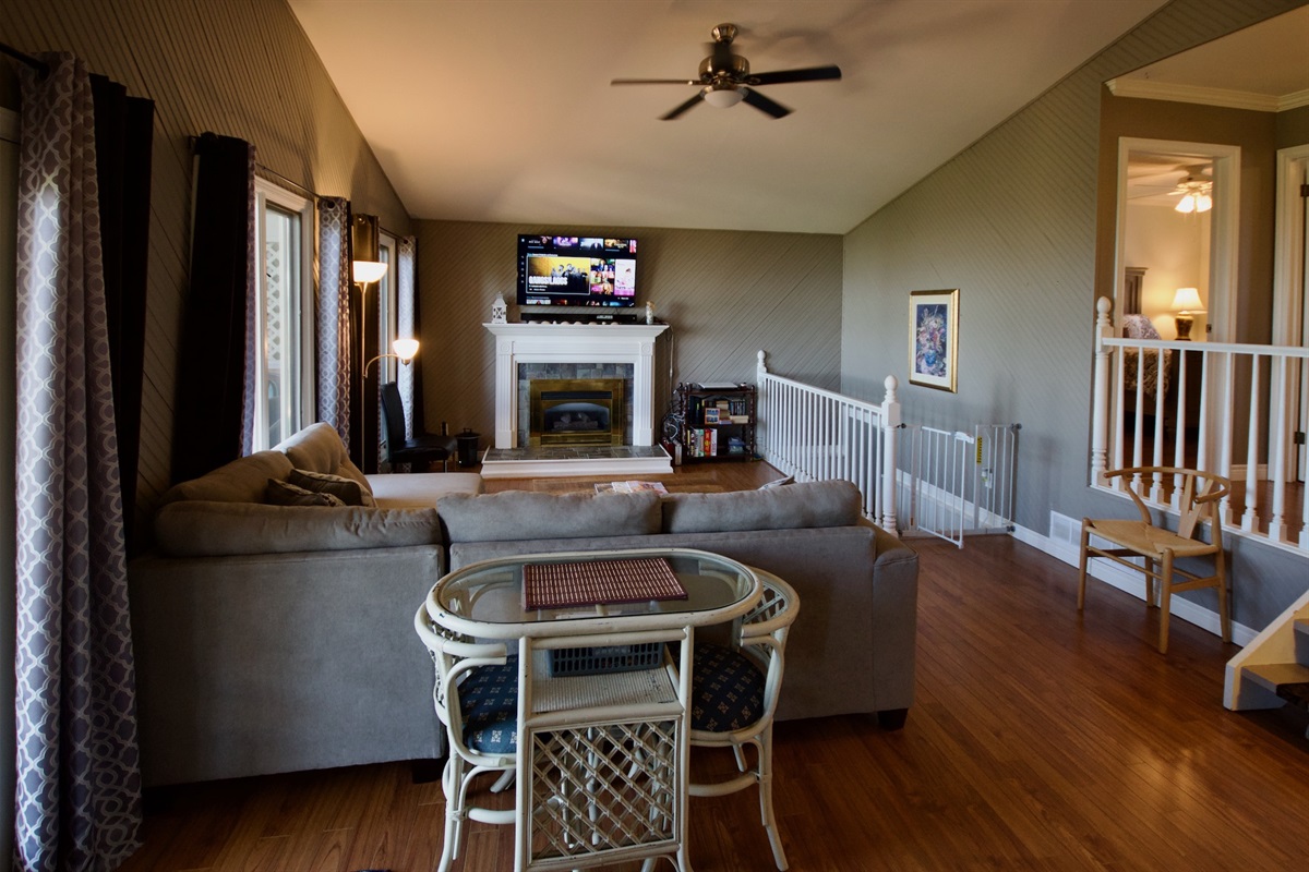 7c5f5c34b19440409d1b226c1887b5d3 Large