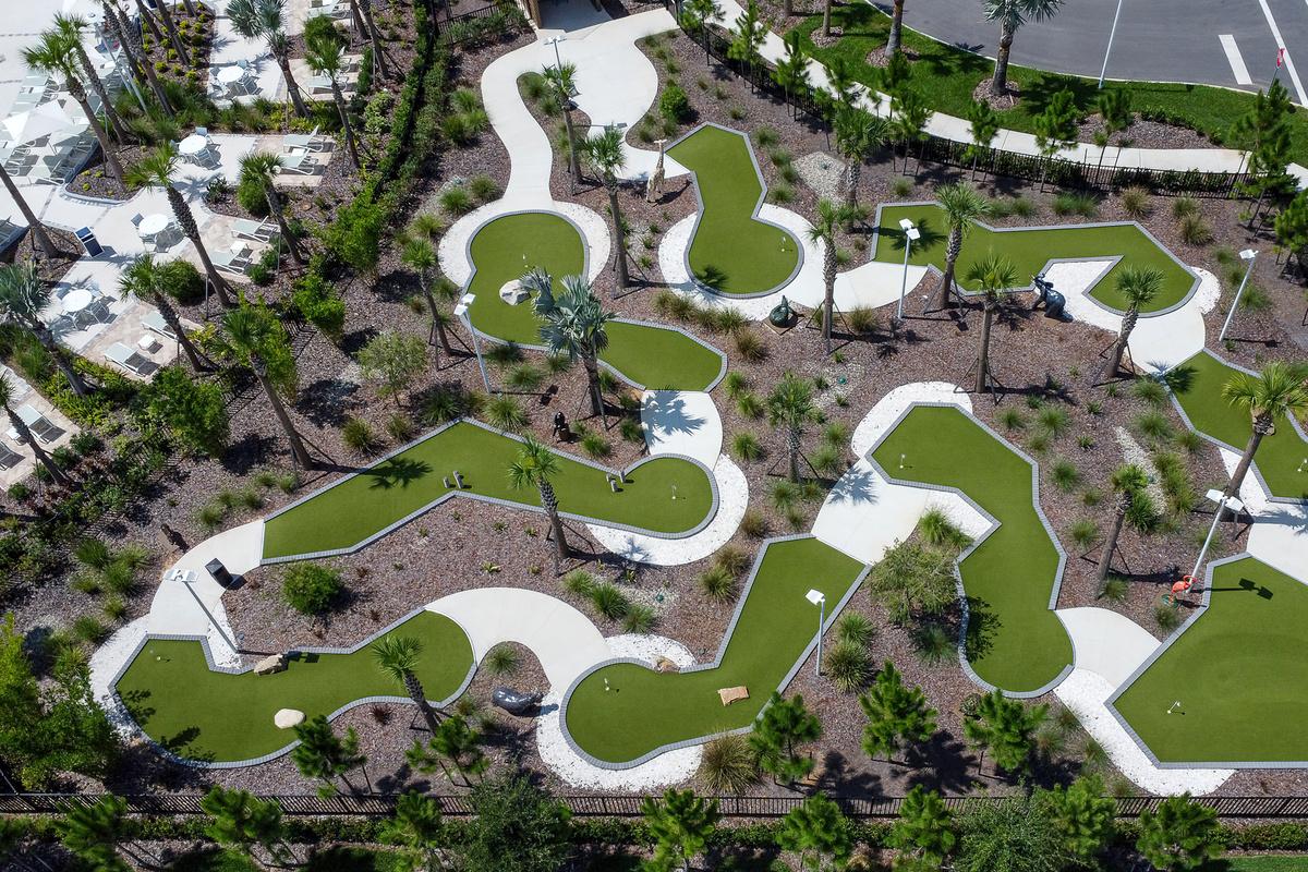 Windsor Cay Clubhouse Mini Golf