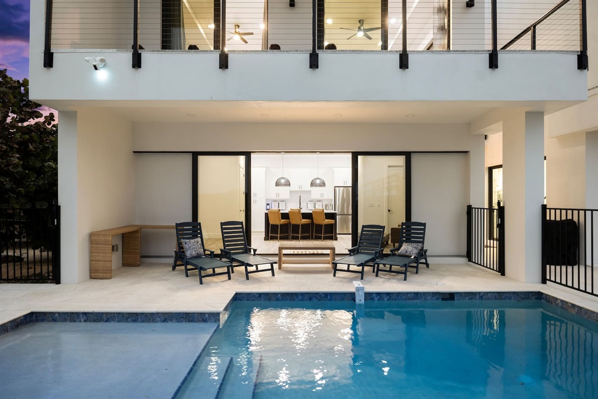 A view into the cabana from the poolside