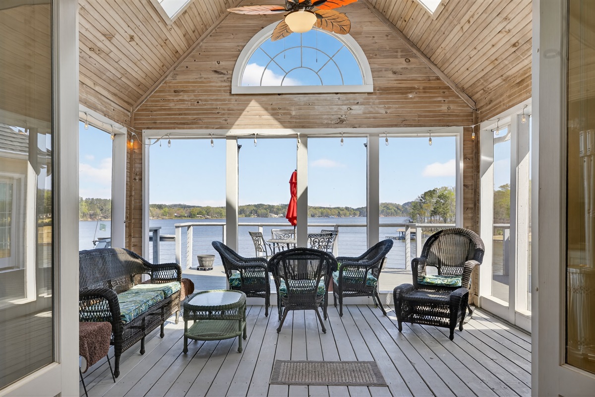 Covered deck-Facing water