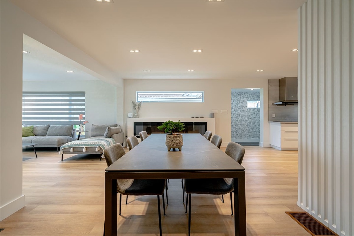 Spacious Dining Area