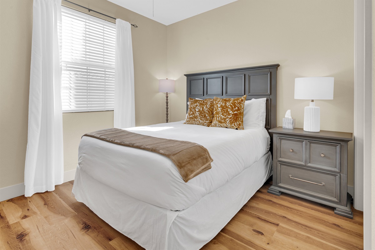 The three queen bedrooms offer 400-count, 100% cotton sheets, and a mix of firm and soft pillows for your ultimate comfort. 