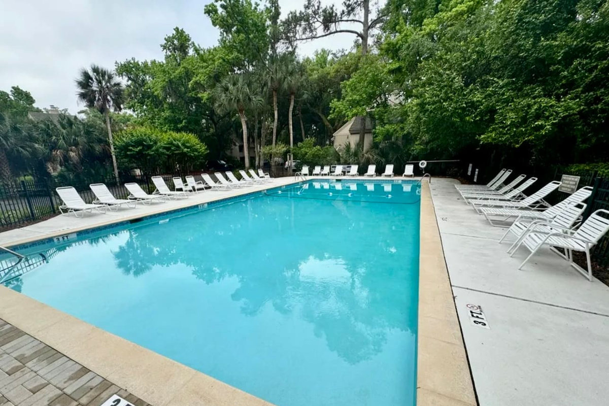 Community pool