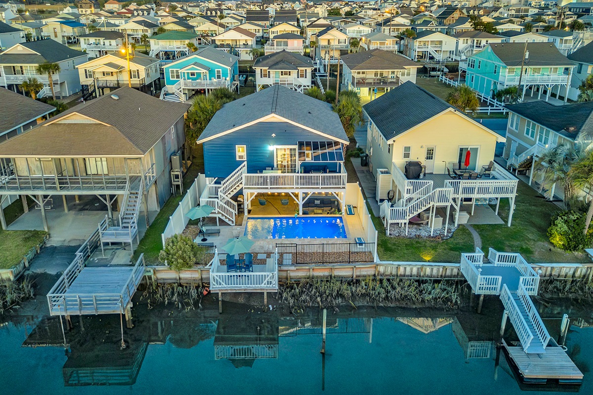 Create timeless memories at Rene’s Beach Retreat, your perfect destination for a family beach getaway!