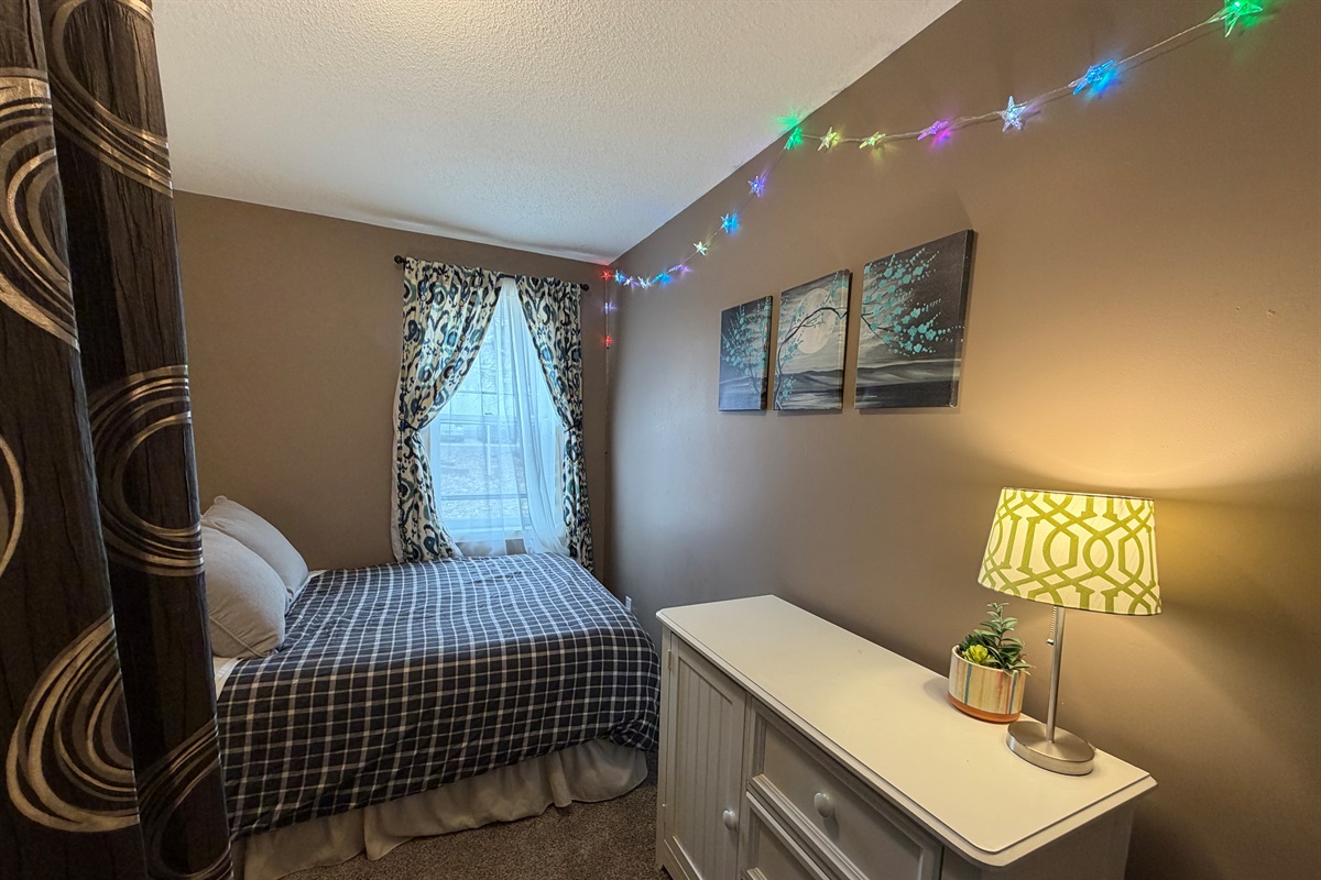 Welcome to the full-size bedroom.