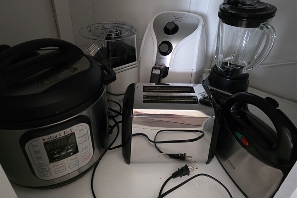 Multitude of small appliances!
