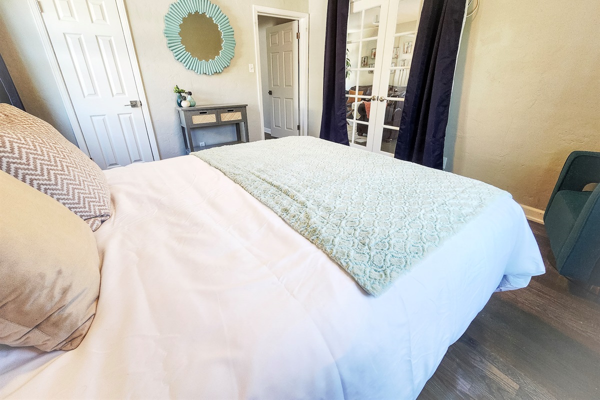 Bedroom 1 Queen Bed