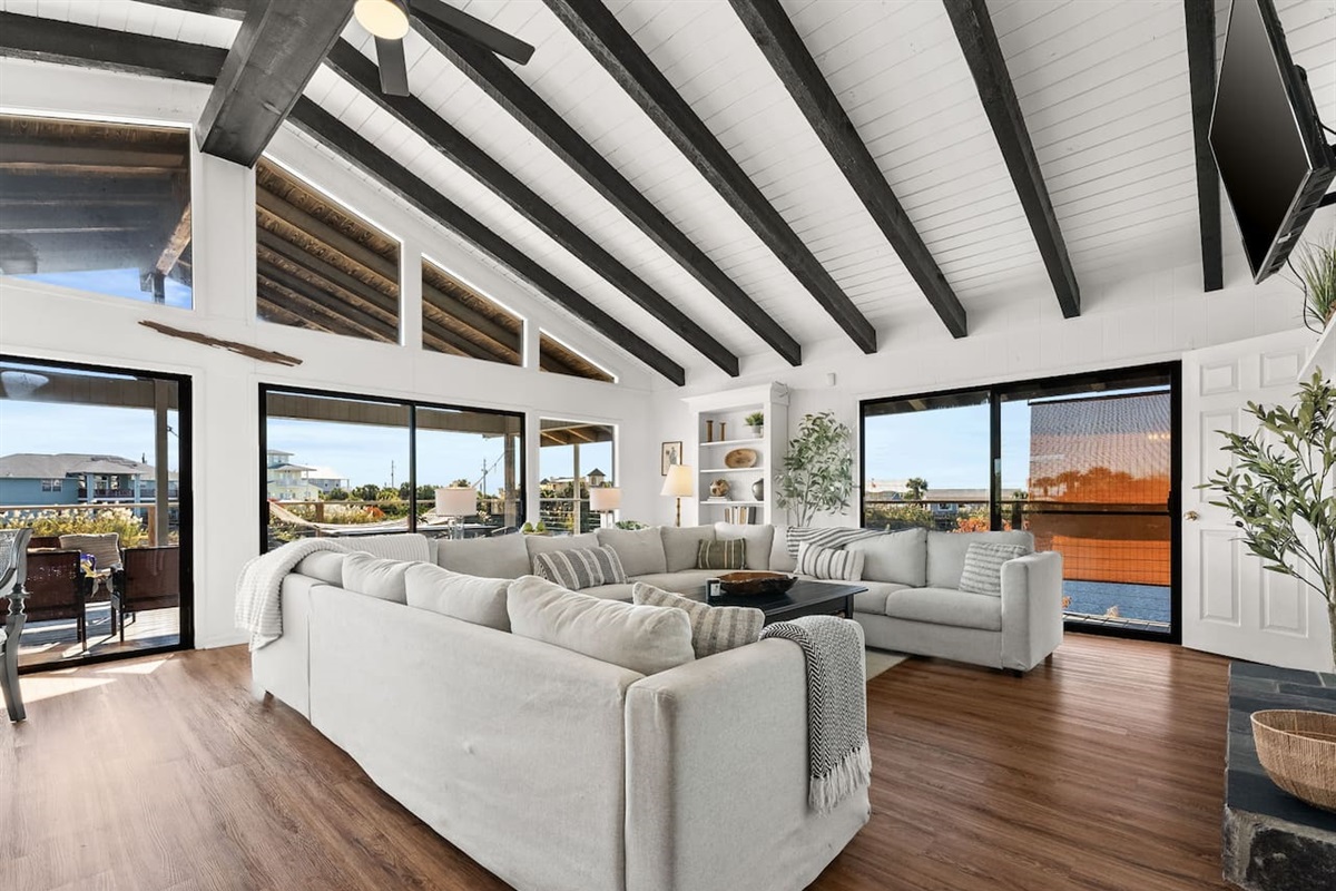 Lake views all around!