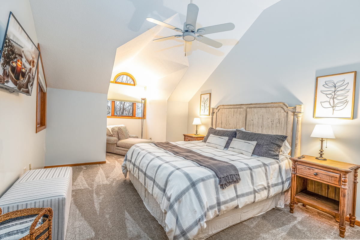 Large and spacious Primary suite located on the 2nd floor.  Features a king bed, reading nook, full bathroom.