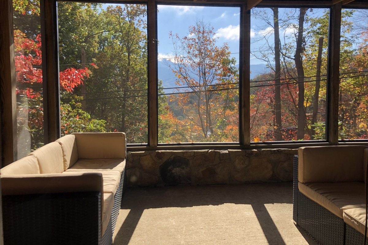 FALL SCREENED PORCH VIEW & SEATING