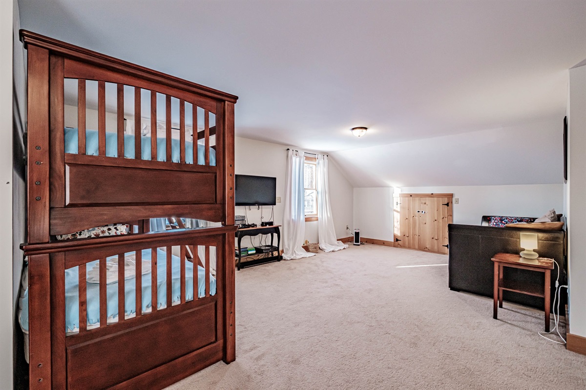 Kids and groups alike will love this roomy bunk space