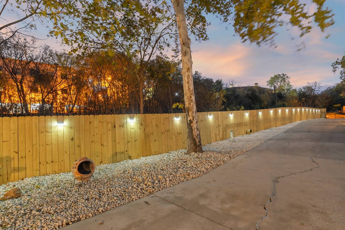 Transform Your Fence into a Glowing Oasis ✨