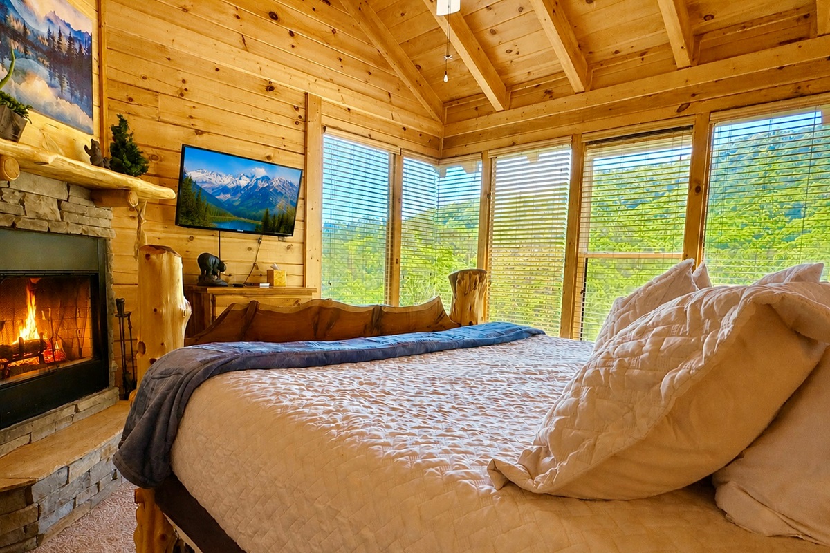 Papa bear room upstairs king. Mountain views from your king bed.