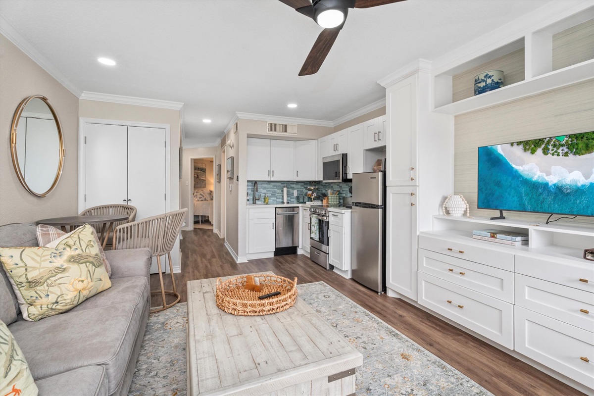 7ccc2561ec134ca296deb24250f7a84d Large | Beachhouse | Texas | TX | Vacation Homes | Galveston | Crystal Beach | Kokomo | Breezy Days | Beachfront Elegance | Sunrise Serenity | Southern Sands Property Management, LLC