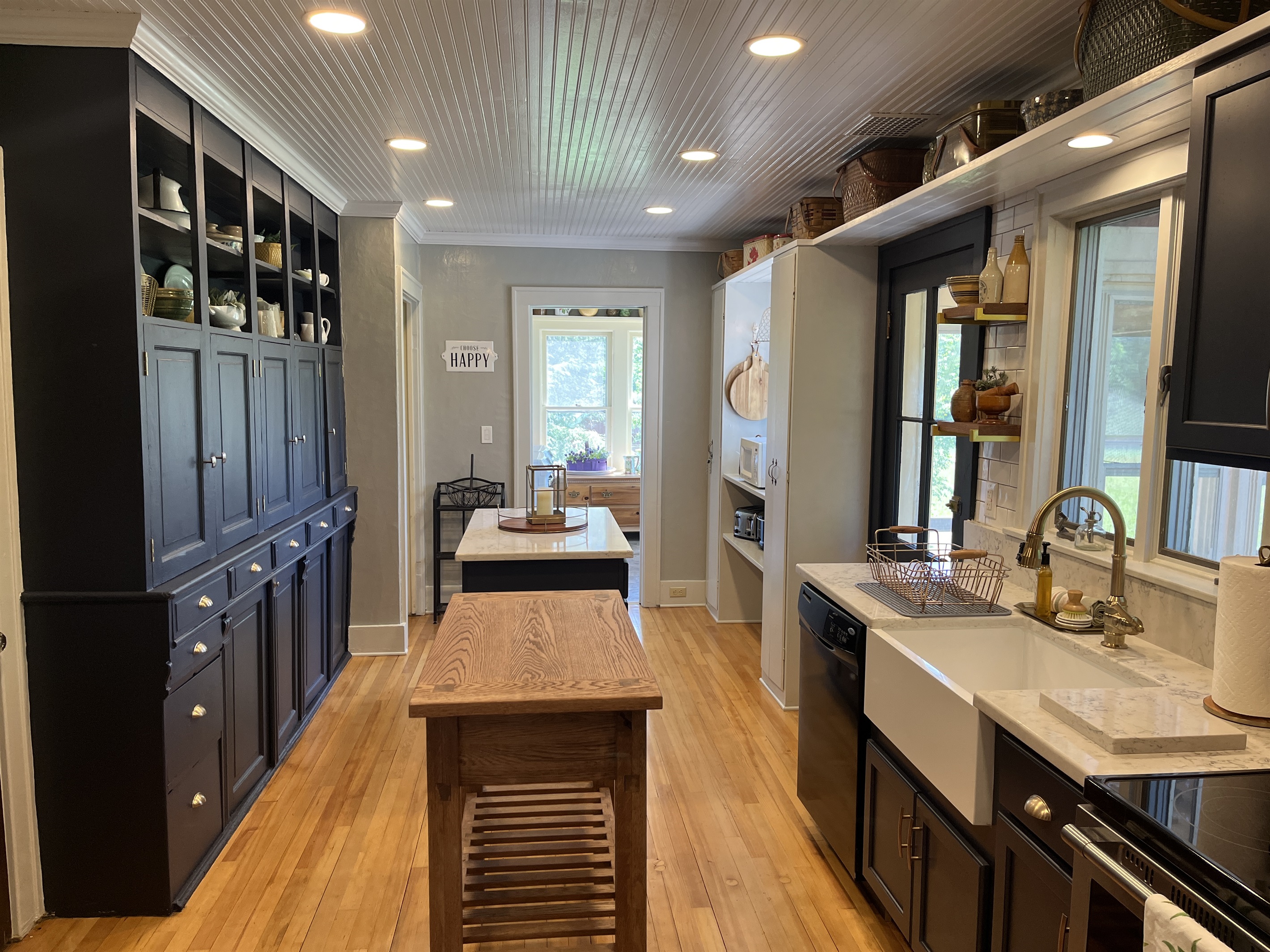 Beautifully renovated farmhouse kitchen