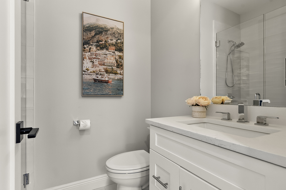 Ensuite Bathroom with Shower
