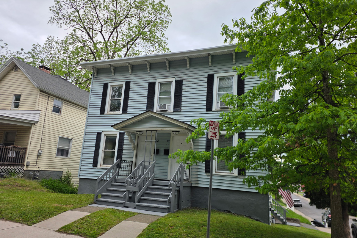 40 West -Front entrance on right hand side