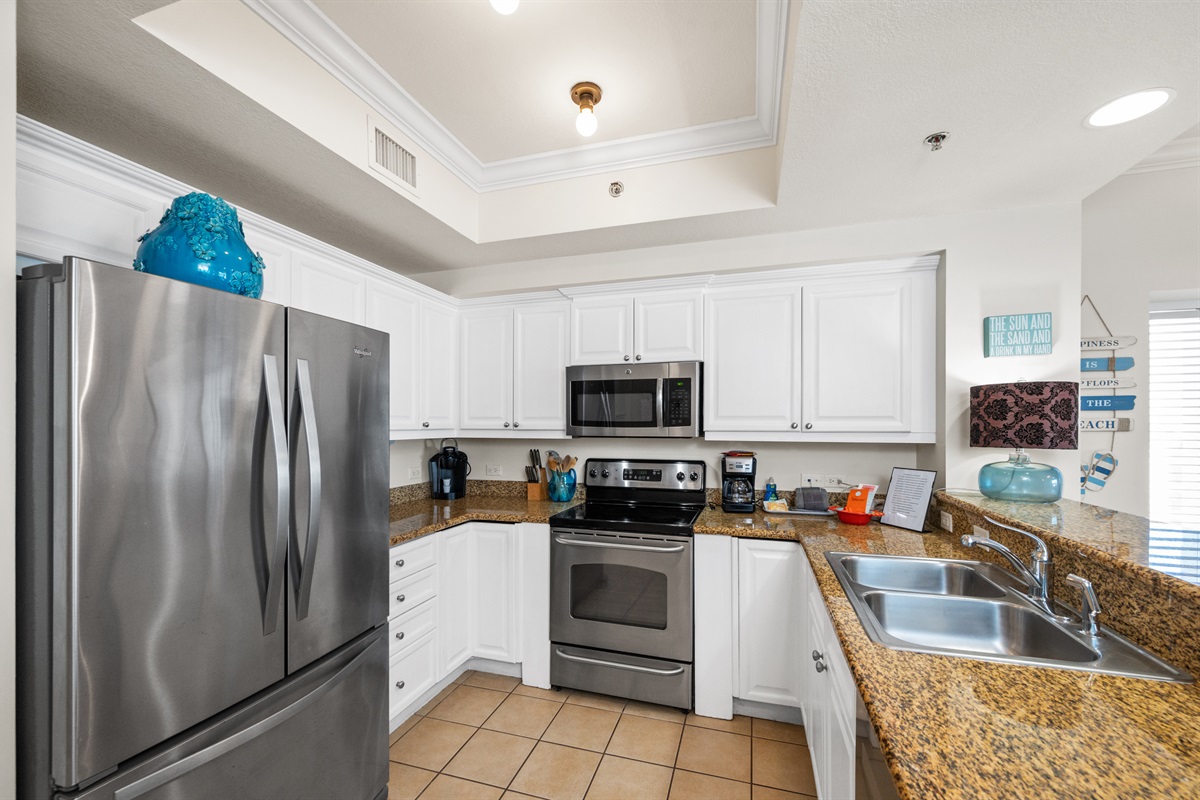 Full size kitchen
