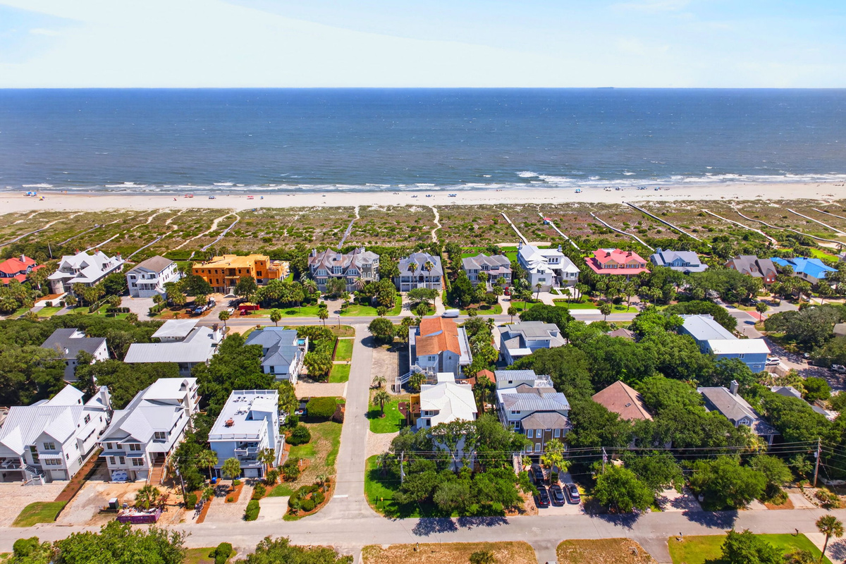 Proximity to Beach | Tahanan Palms | 3 38th Ave | IOP Escapes