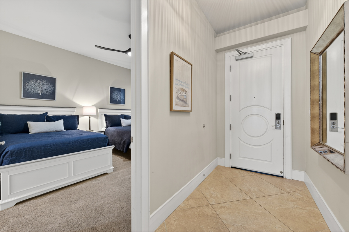 Hall / entry