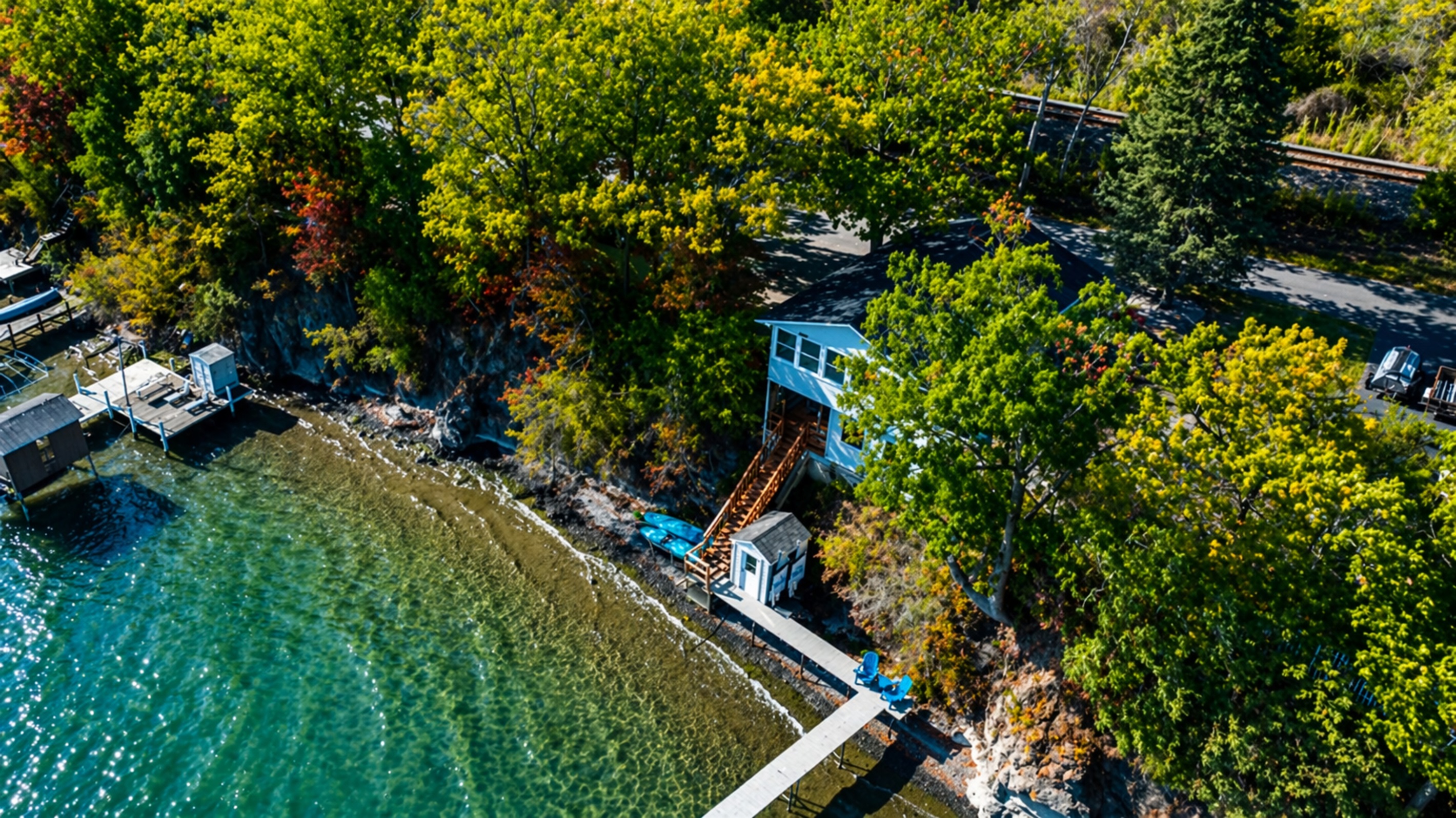 Private retreat nestled into nature with direct access to the shoreline