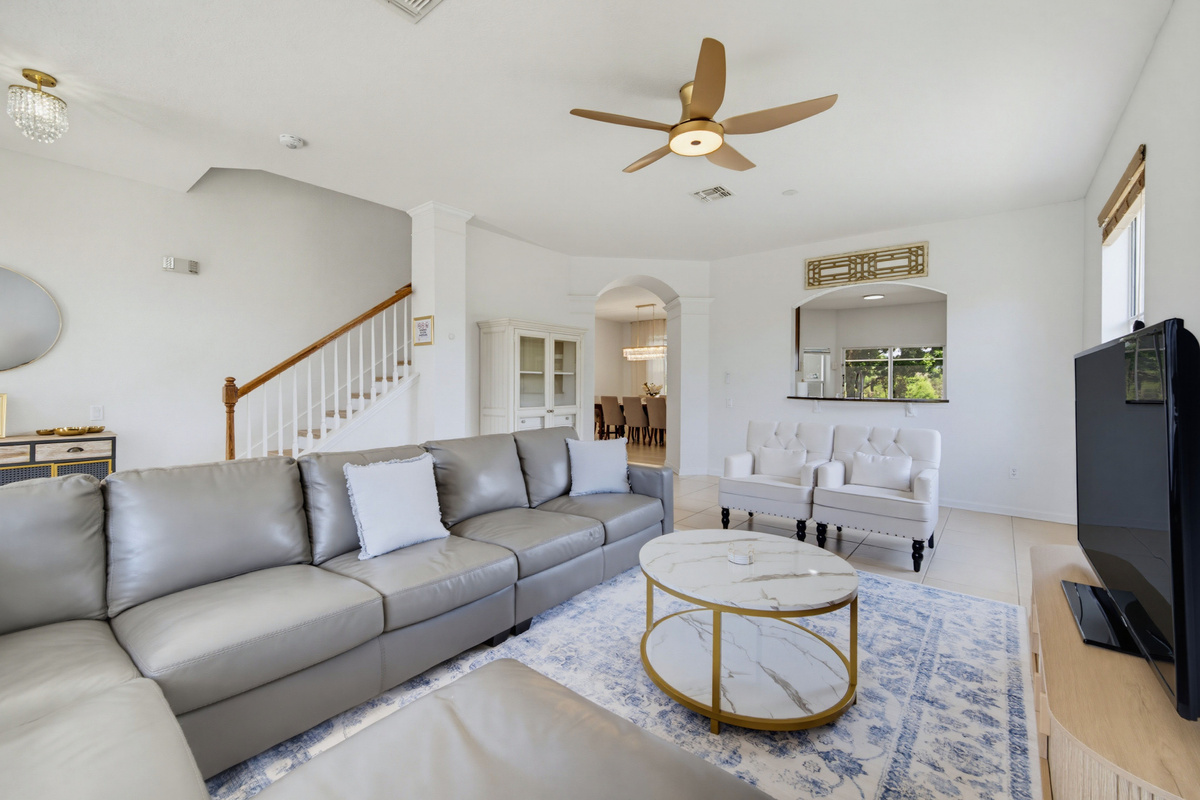 Gathering room - plenty of space for the whole family