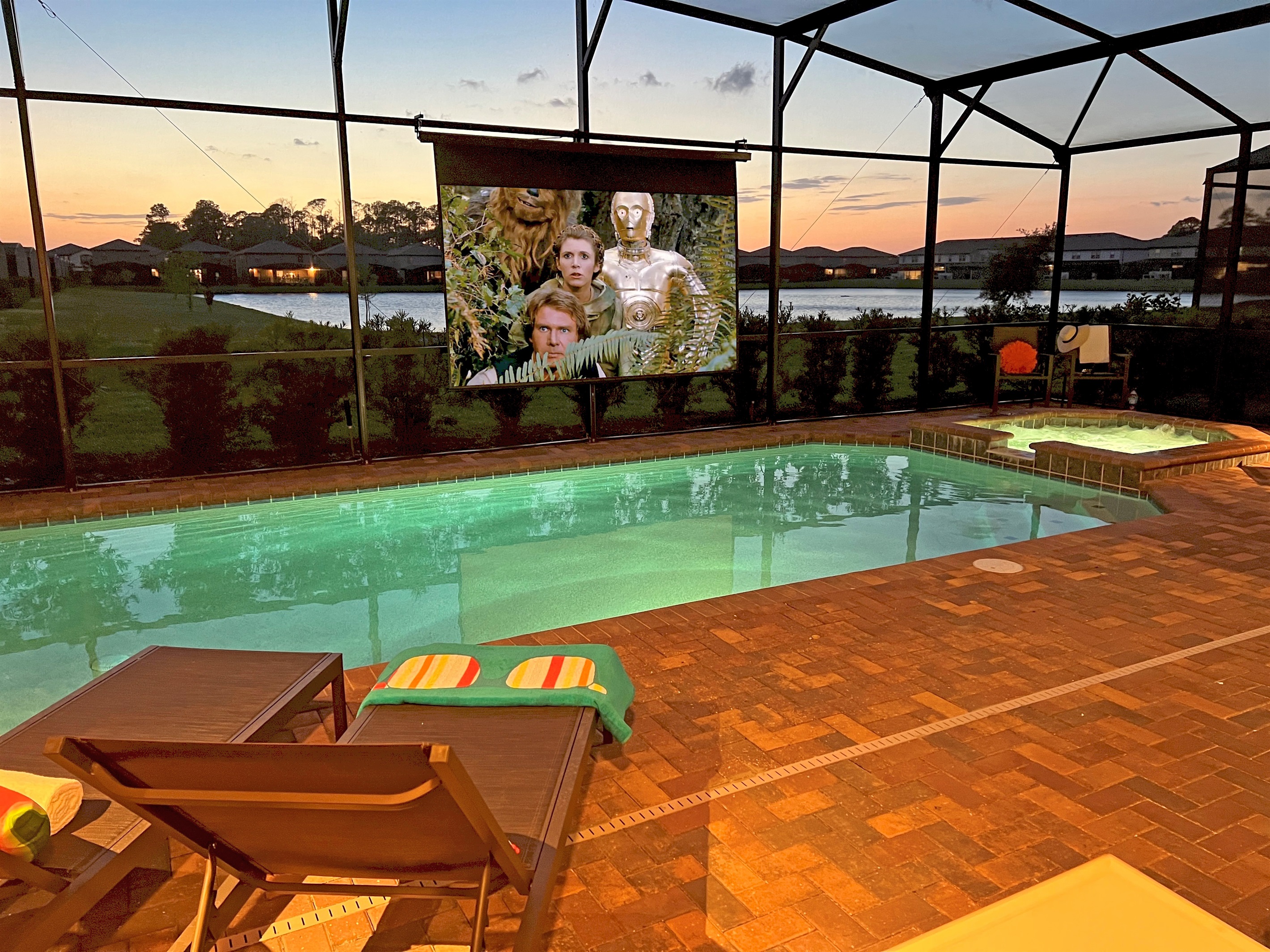 Poolside Theater-Watch Movies And TV