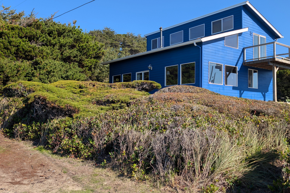 west side of Sand Dollar Shores & second floor bedroom deck