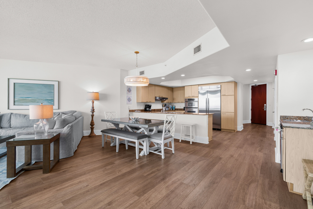 Dining/Kitchen