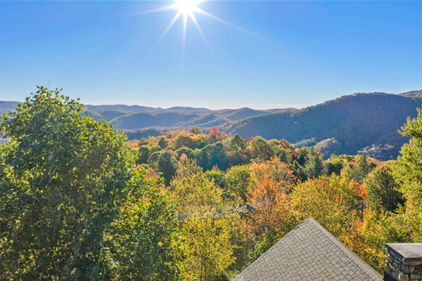 Real Pic: Fall @ WishYouWereHere7Devils is what Leaf Peeping dreams are made of! These October 2025 photos & videos were incredible!