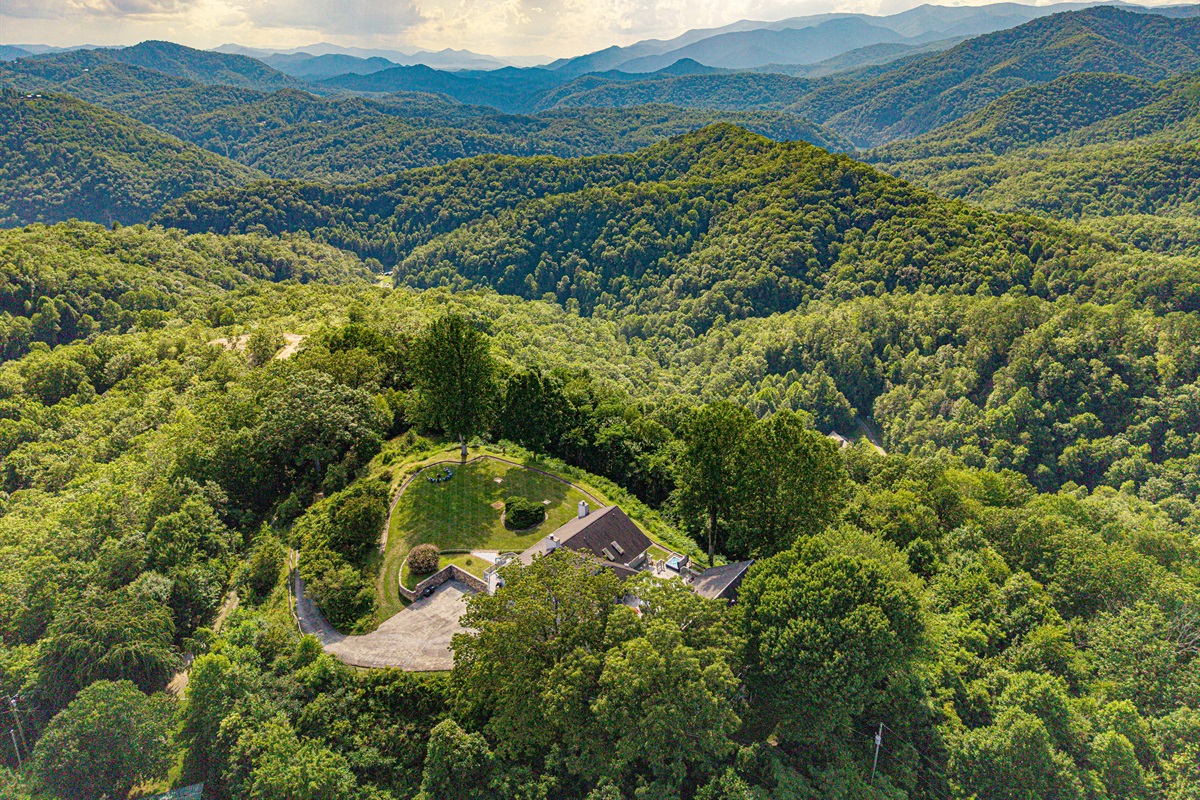 Stunning Views: Embrace nature with breathtaking mountain vistas and lush greenery all around!