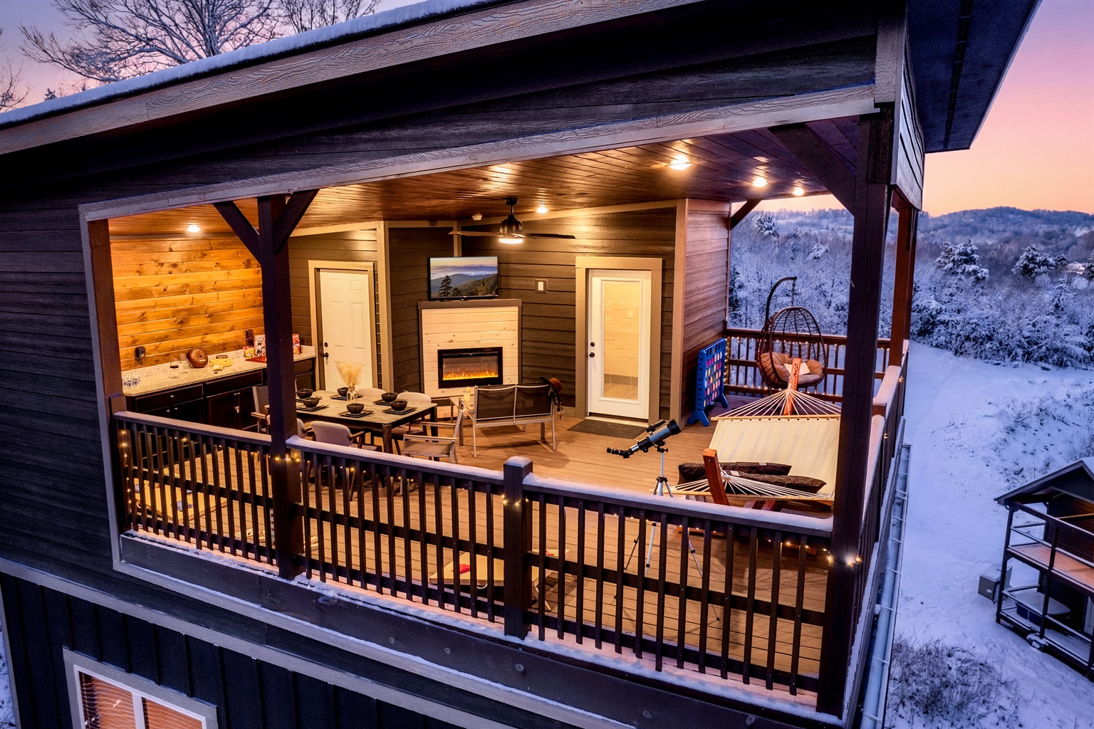 Get cozy in this hammock on the third floor Skydeck with relaxing mountain views!