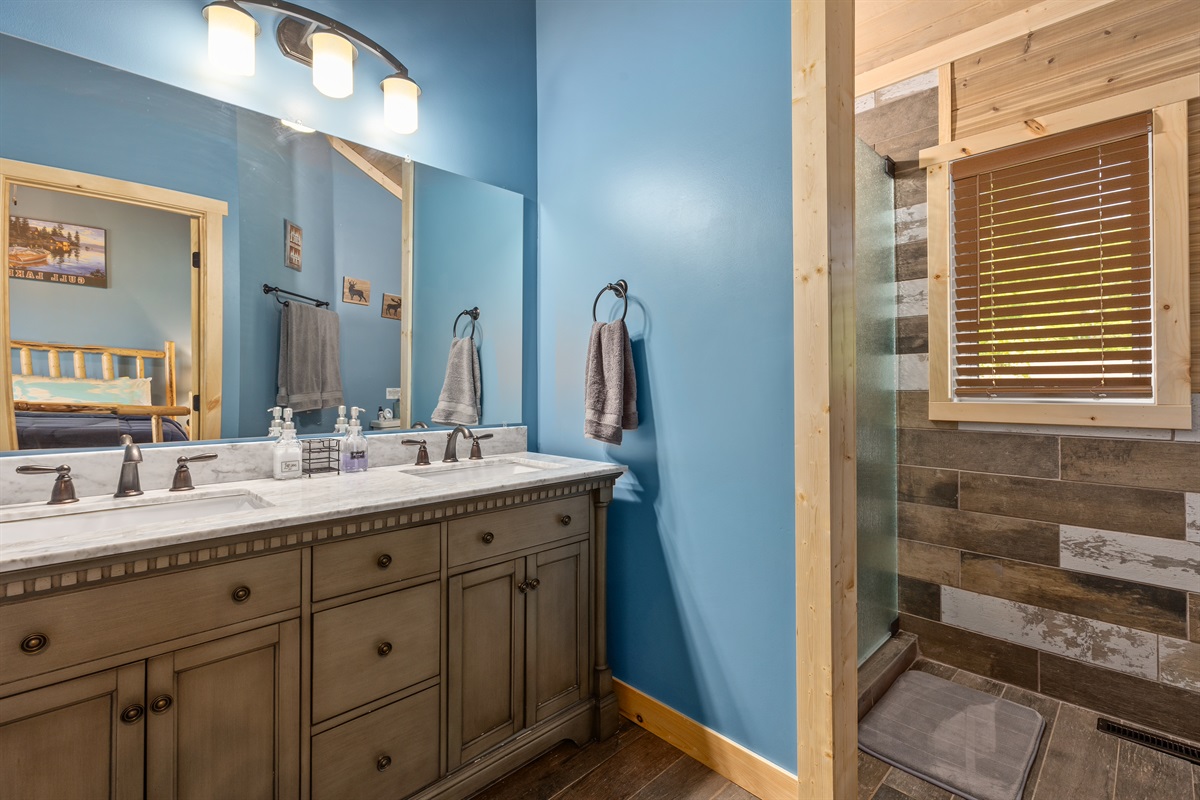 Dual sink so you can both get ready at once.