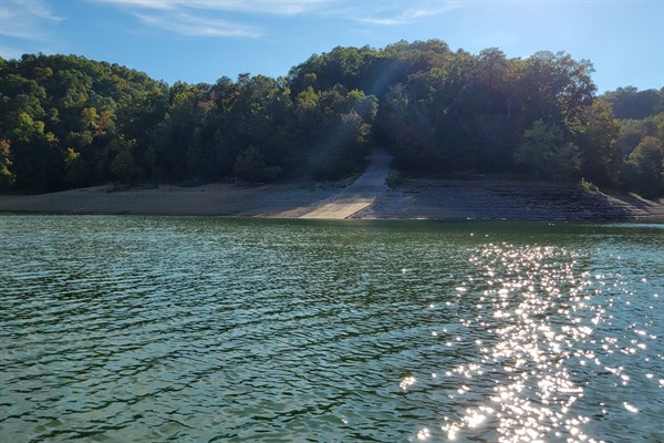 Enjoy direct access to the water from the boat ramp and shoreline—perfect for launching your boat, kayaking, or relaxing by the lake.