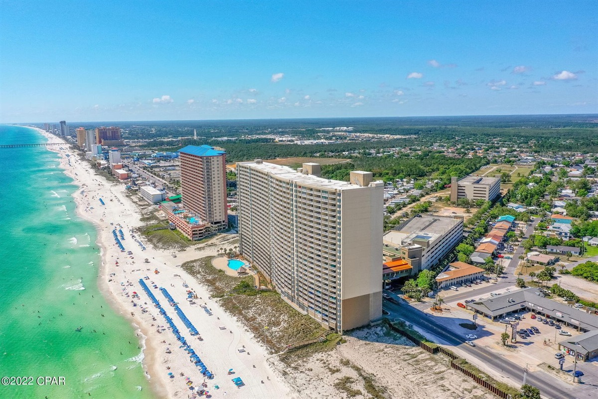 Striking view and great location on the strip!