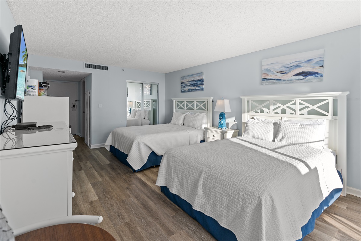 Studio Bedroom (3rd) with 2 Queens