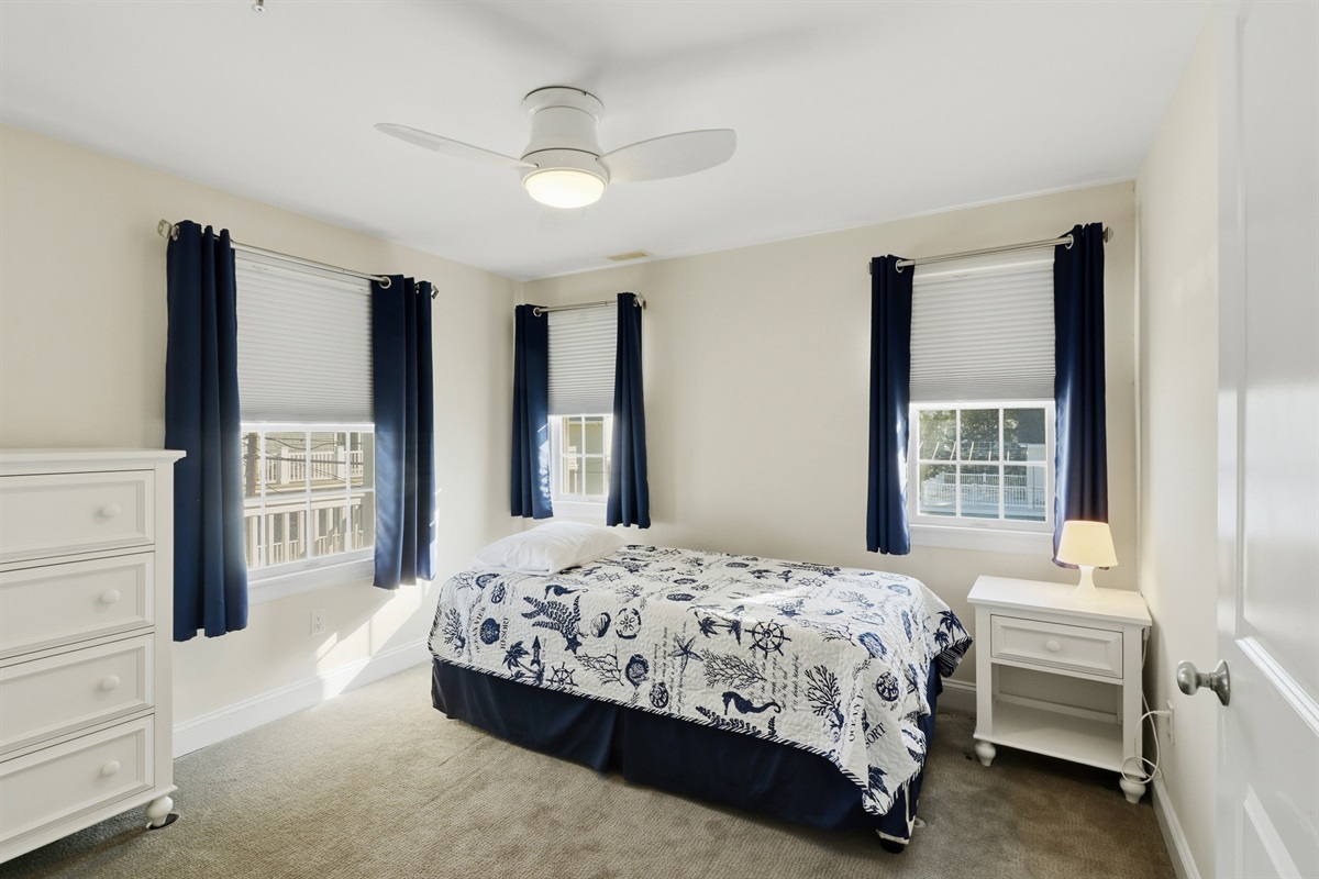 Twin bed with pop-up trundle for king-sized comfort.