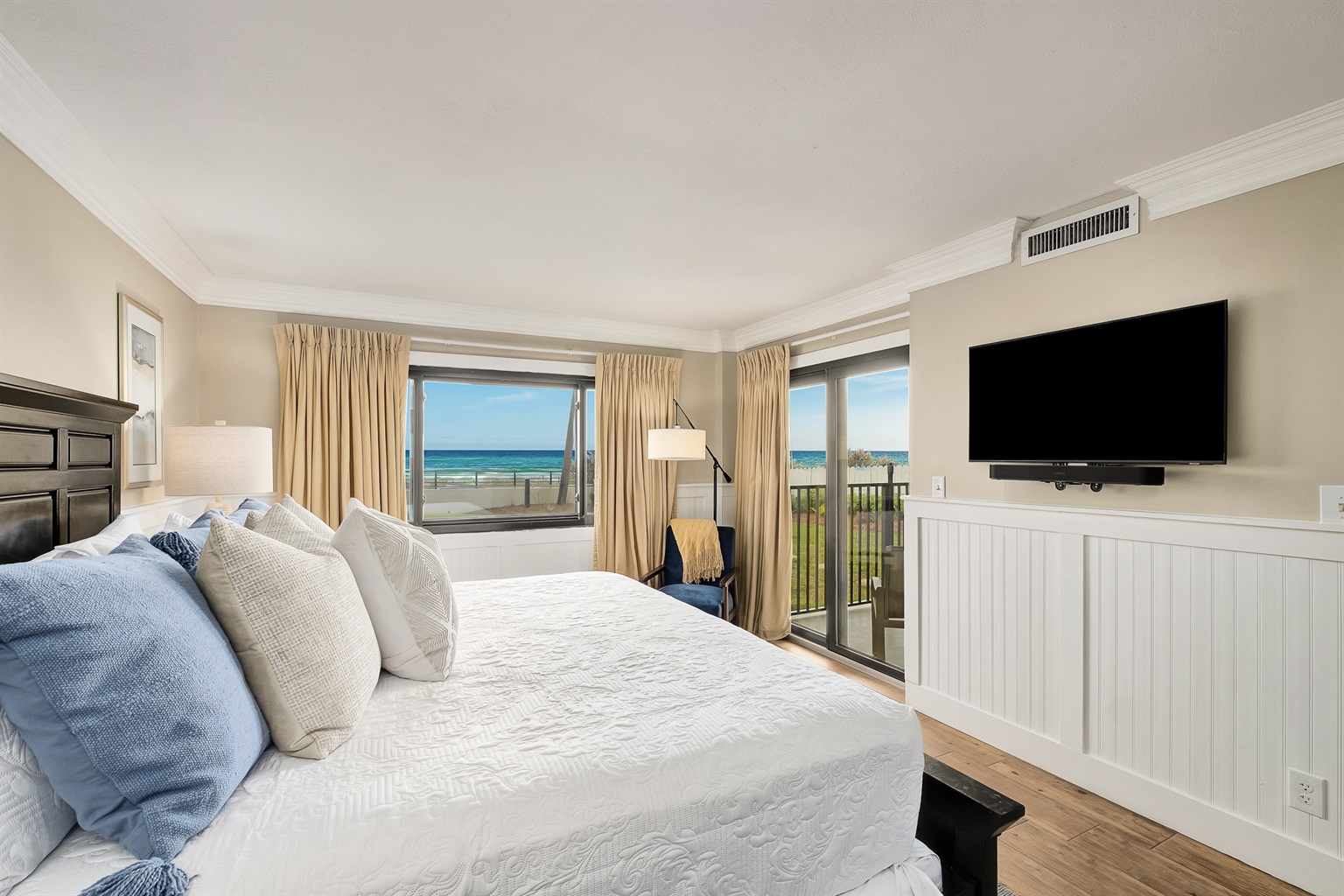 Bedroom #1 - Wake up to the first rays of the sun or close the curtains and sleep a bit longer.