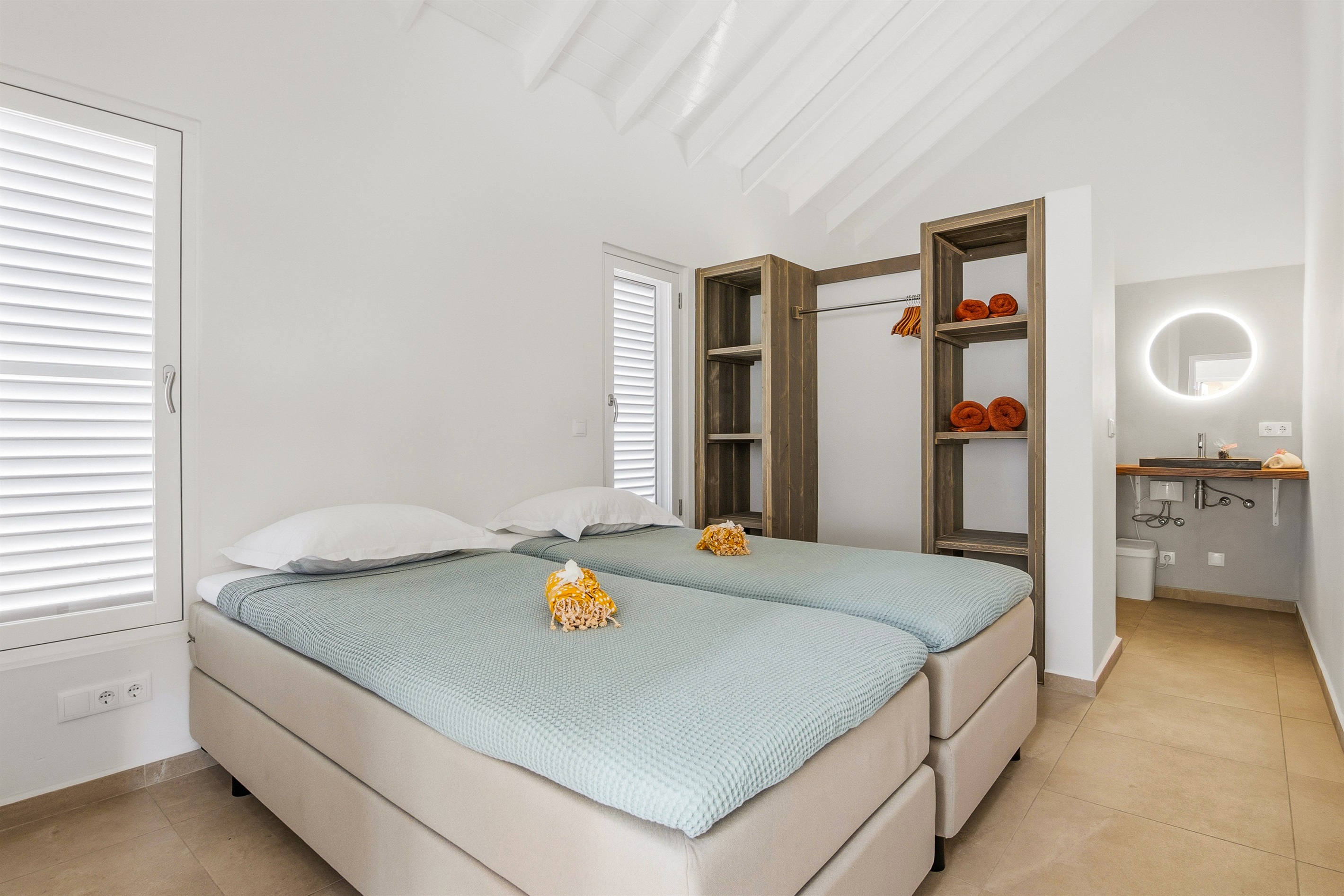 Villa Awa - Bedroom 2 | Ensuite