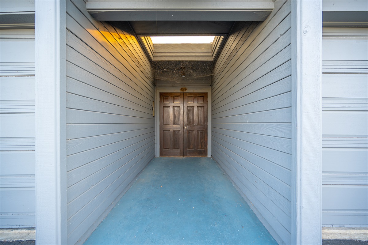 Entry into Blue Haven, shared with a total of 4 units