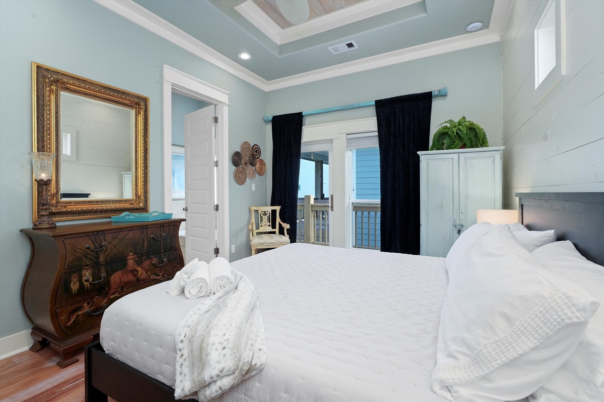 7d48d0f3fdf247009f95c19ab186f397 Large | Beachhouse | Texas | TX | Vacation Homes | Galveston | Crystal Beach | Kokomo | Breezy Days | Beachfront Elegance | Sunrise Serenity | Southern Sands Property Management, LLC