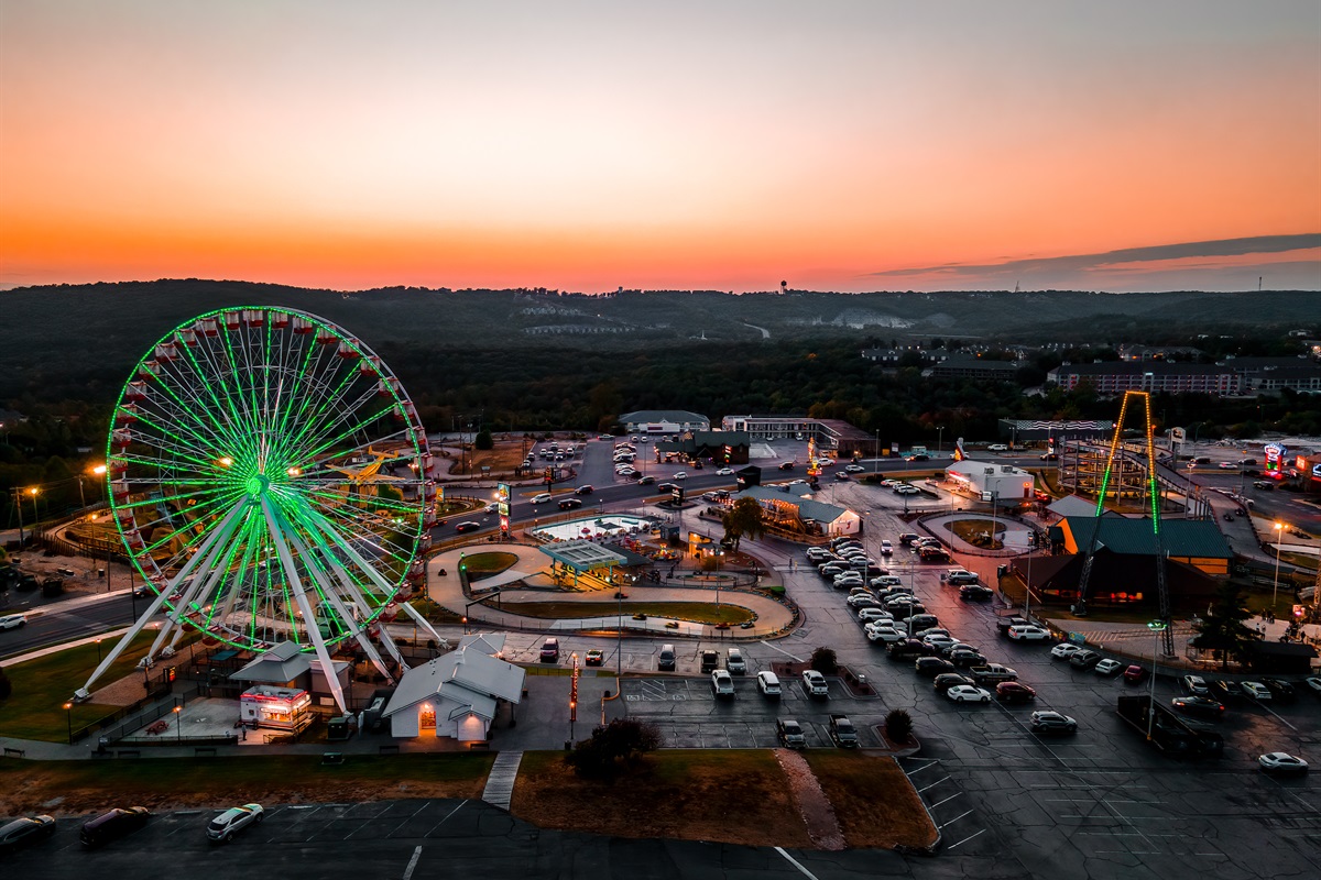 The Branson Ferris wheel and surrounding attractions bring classic Strip energy when you want lights, rides, and a livelier night out.