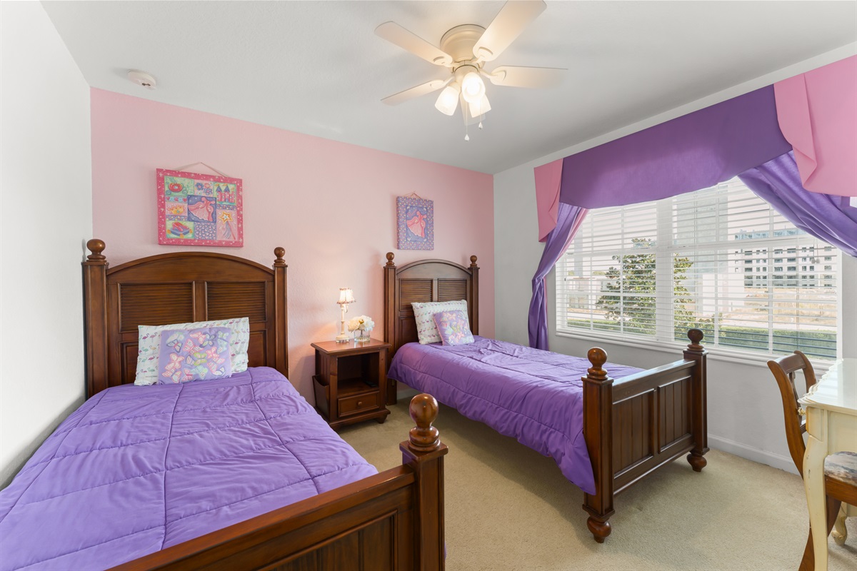 Princess-Themed Twin Bedroom