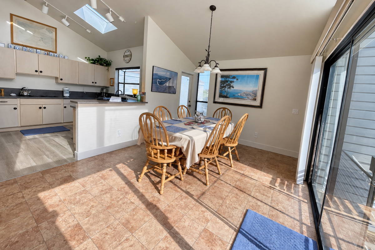 Dining area with seating for 8