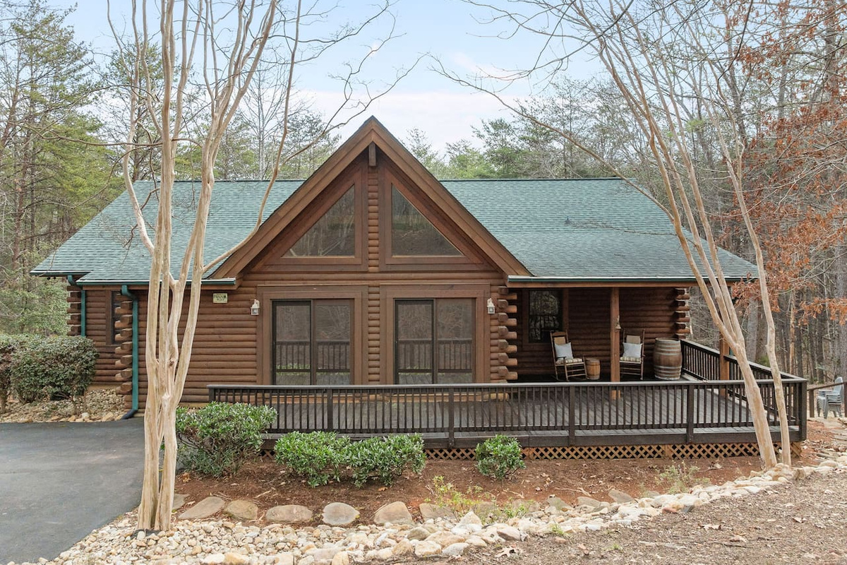 Welcome to the Caribou Lodge at Lake Lure