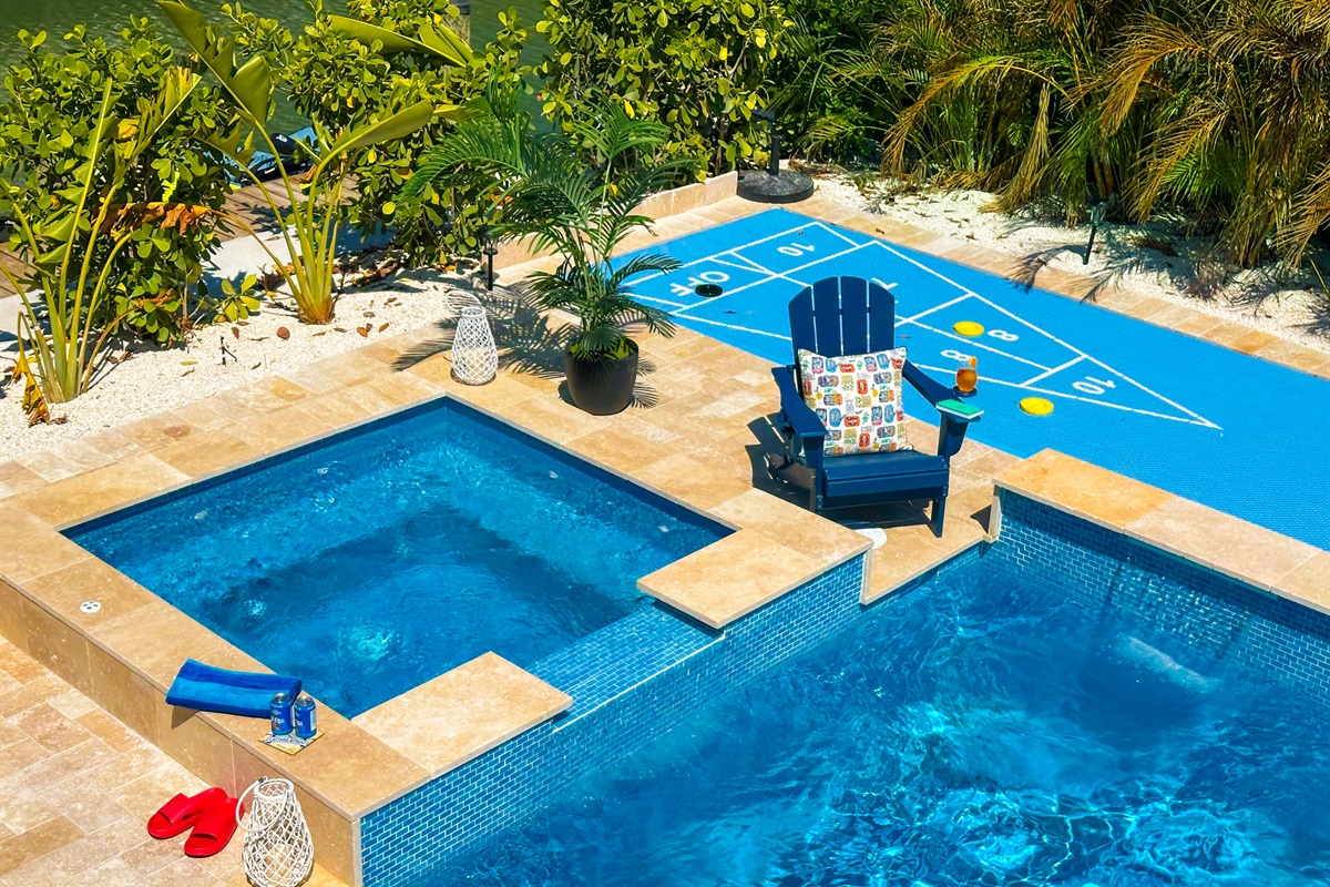 At the other end, there’s spa and more seating options.