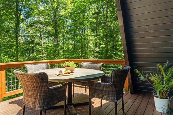 Alfresco dining at its best on the main deck.