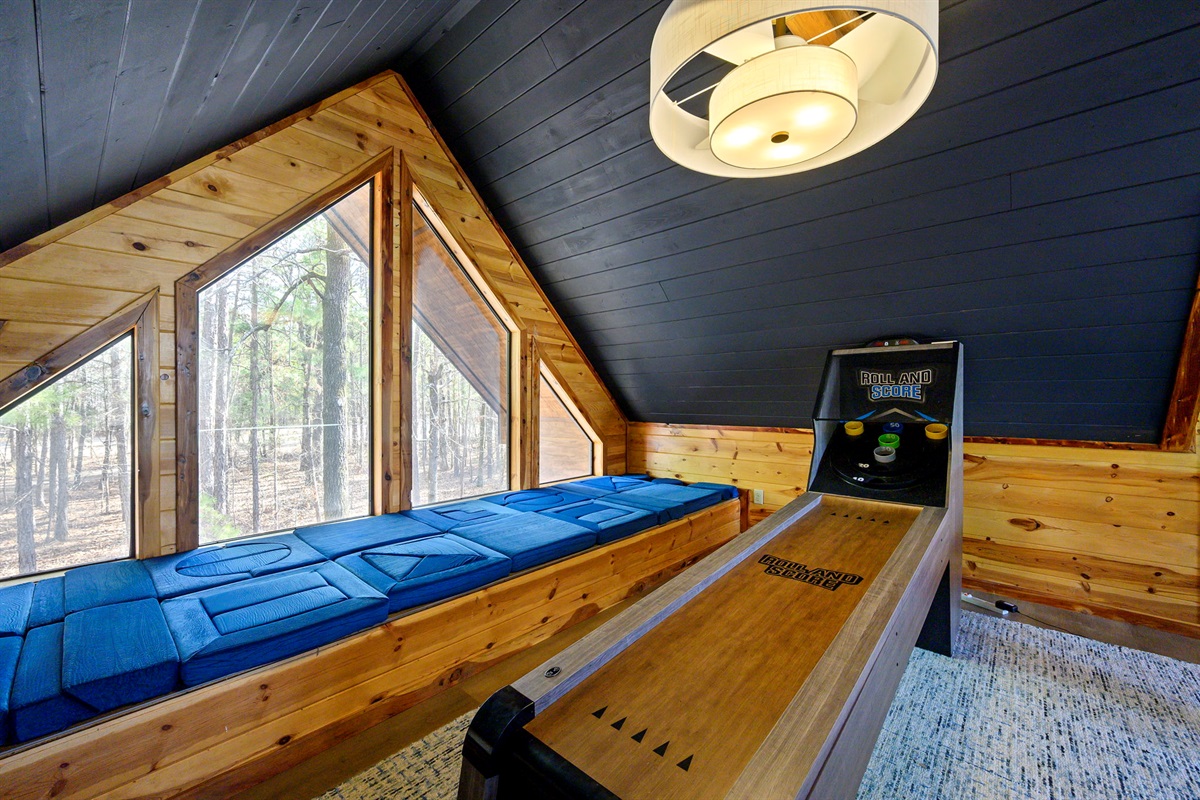 A fully equipped game room designed for friendly competition and unforgettable group moments. 🎳